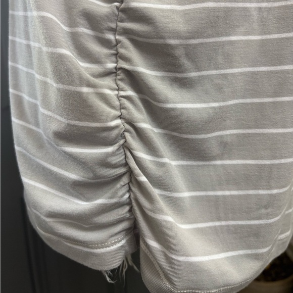 Eddie Bauer Women's Gray Striped Scoop Neck Top Size XL - Picture 4 of 8